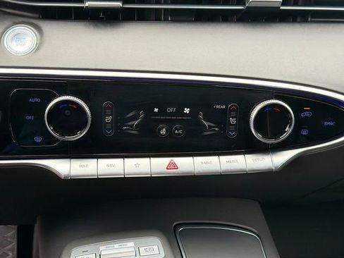 Used 2024 Genesis GV70 3.5T Sport AWD/4WD image 17