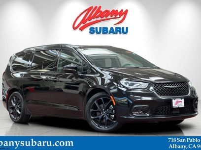 Used 2025 Chrysler Pacifica Limited