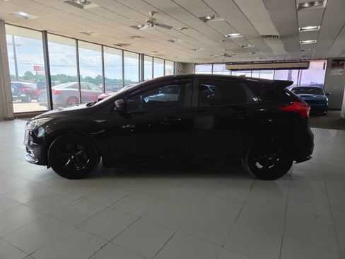 Used 2016 Ford Focus ST FWD image 4