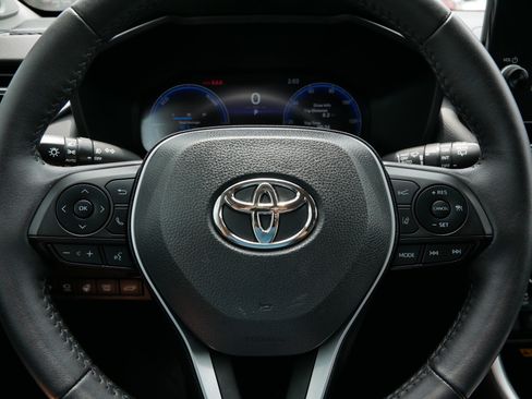 Used 2023 Toyota RAV4 Limited AWD/4WD image 25