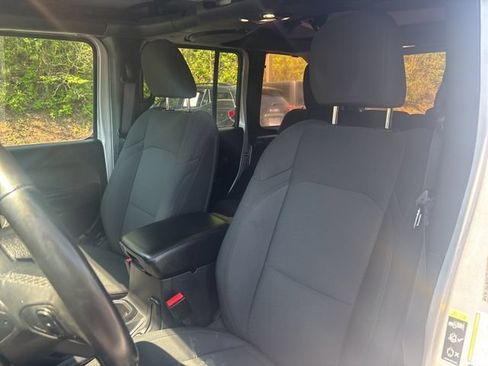 Used 2022 Jeep Wrangler Unlimited Sport AWD/4WD image 17