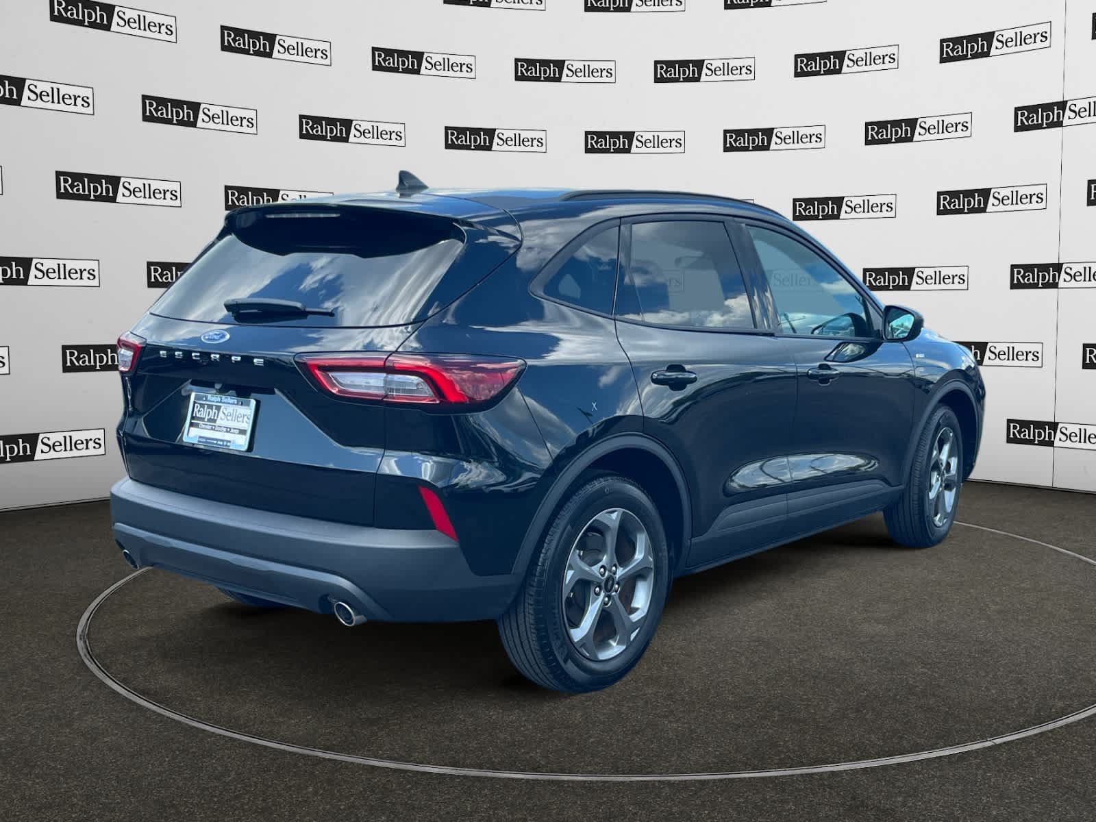 Used 2025 Ford Escape ST-Line FWD image 6