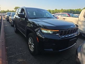 Used 2023 Jeep Grand Cherokee Laredo w/ Luxury Tech Group I AWD/4WD video 1