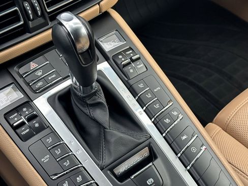 Used 2021 Porsche Macan Base image 23