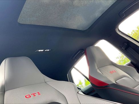 Certified 2023 Volkswagen GTI SE FWD image 28