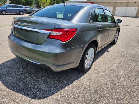 Used 2012 Chrysler 200 Touring FWD image 5