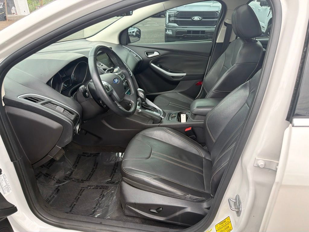 Used 2014 Ford Focus Titanium FWD image 12