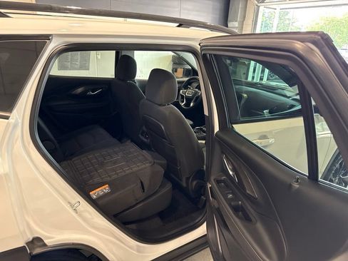 Used 2023 GMC Terrain SLE w/ Driver Convenience Package AWD/4WD image 15