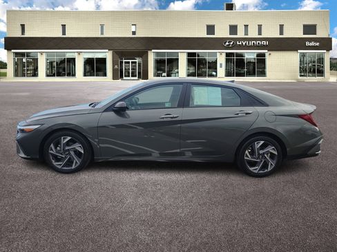 Certified 2025 Hyundai Elantra Sport w/ Cargo Package image 6