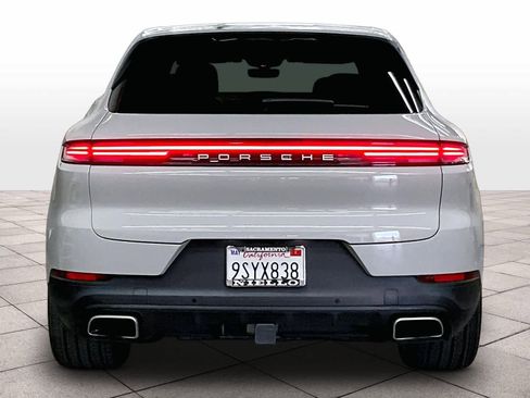Used 2025 Porsche Cayenne image 7