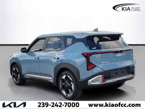 New 2027 Kia Seltos S FWD image 4