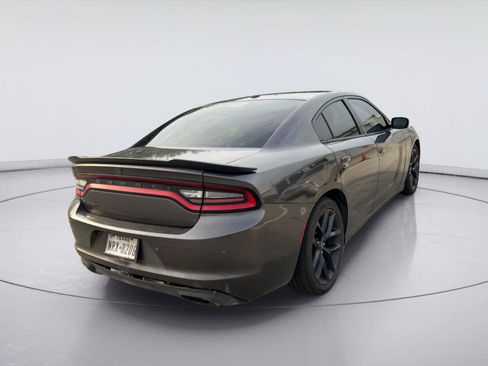Used 2020 Dodge Charger SXT w/ Blacktop Package RWD image 3