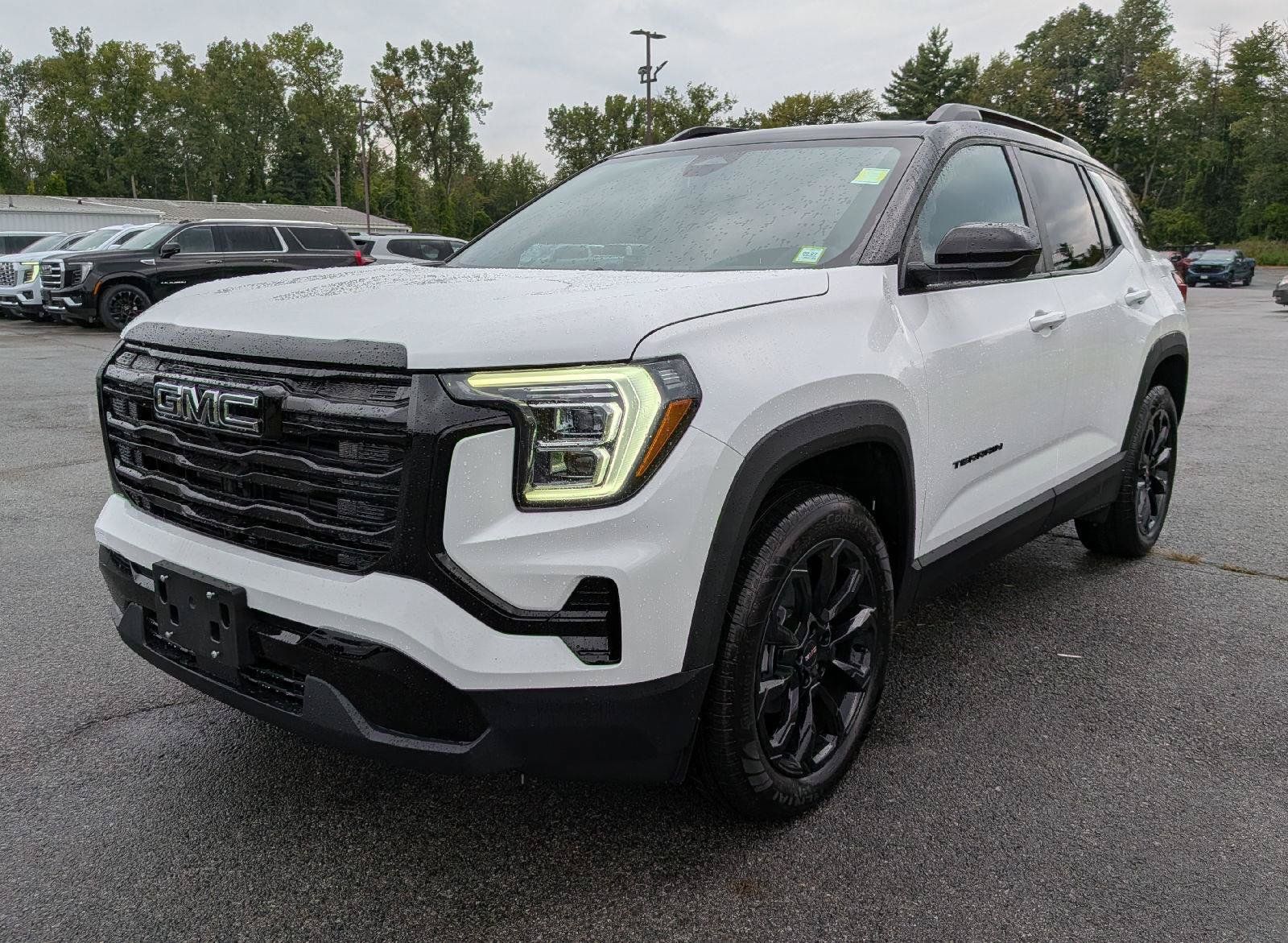 New 2027 GMC Terrain Elevation w/ Elevation Premium Package AWD/4WD image 3