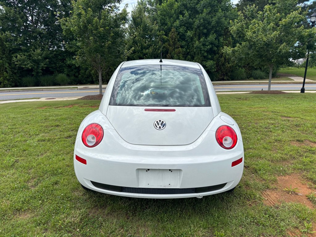 Used 2010 Volkswagen Beetle Coupe FWD image 7