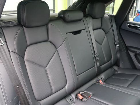 Used 2025 Porsche Macan S AWD/4WD image 24