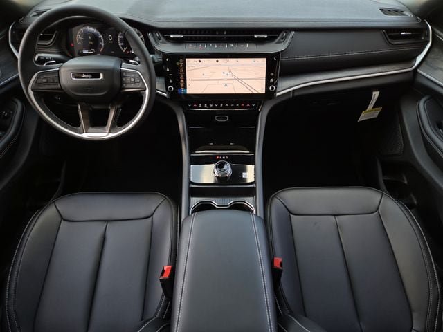 New 2027 Jeep Grand Cherokee Limited RWD image 20
