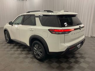 Used 2024 Nissan Pathfinder SV video 2