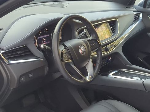 Used 2023 Buick Enclave Essence image 10