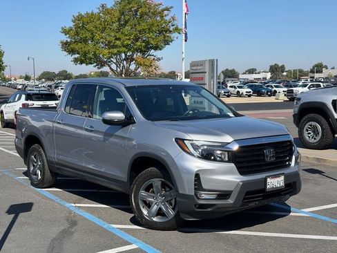 Used 2023 Honda Ridgeline RTL-E image 2