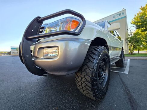 Used 2003 Toyota Land Cruiser w/ Convenience Pkg AWD/4WD image 10
