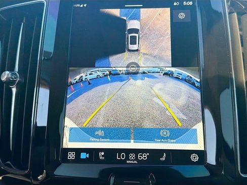 Used 2025 Volvo XC60 B5 Ultra w/ Climate Package image 33