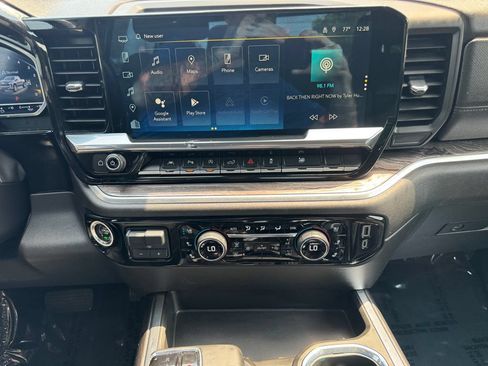 Used 2023 Chevrolet Silverado 1500 LTZ AWD/4WD image 29