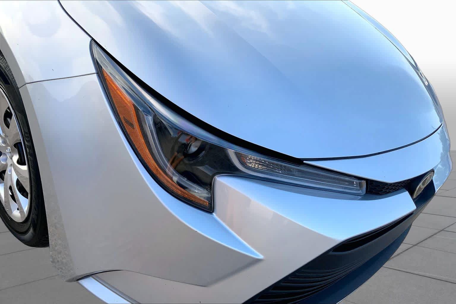 Used 2025 Toyota Corolla LE FWD image 27