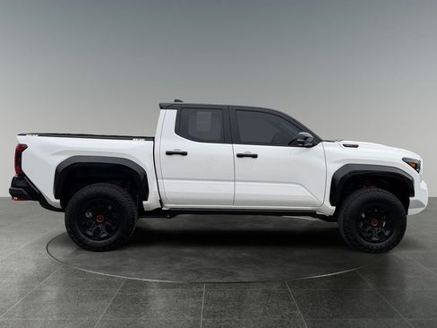 Used 2025 Toyota Tacoma TRD Pro AWD/4WD image 10