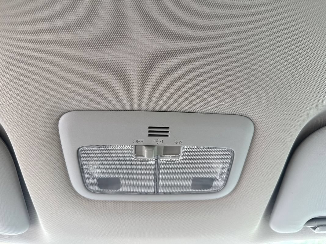 Used 2015 Toyota Corolla LE FWD image 23