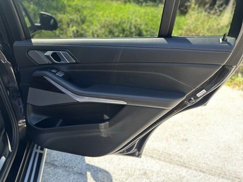 Used 2024 BMW X7 xDrive40i image 24