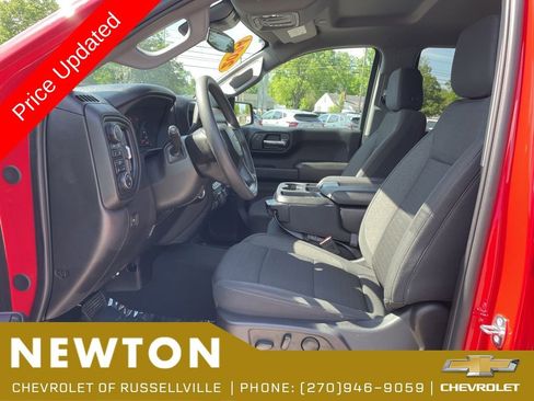 Used 2024 Chevrolet Silverado 1500 Custom w/ Turbomax Blackout Package AWD/4WD image 4