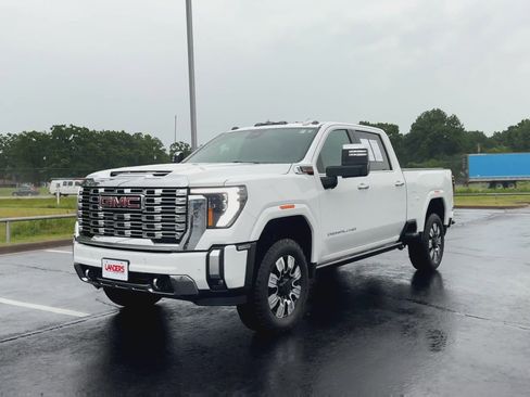Certified 2025 GMC Sierra 3500 Denali w/ Denali Reserve Package AWD/4WD image 4