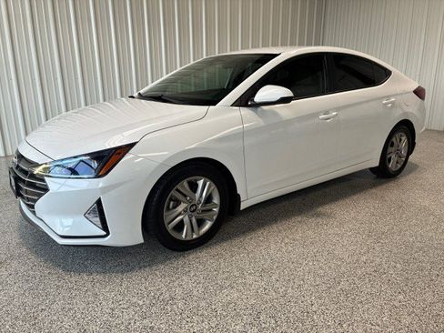 Used 2020 Hyundai Elantra SEL w/ Winter Weather Package FWD image 1