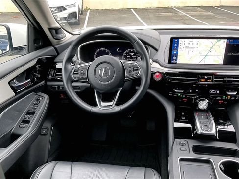 Used 2025 Acura MDX w/Technology Package image 8