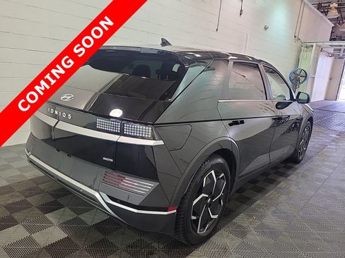Used 2022 Hyundai Ioniq 5 SE AWD/4WD image 3