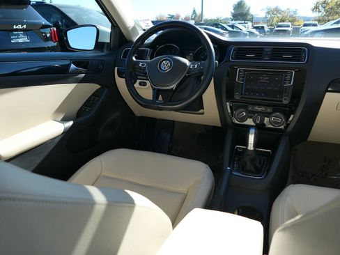 Used 2016 Volkswagen Jetta SEL image 23