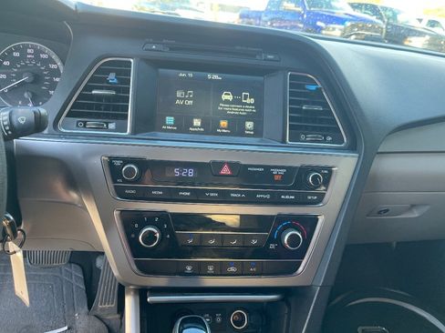Used 2016 Hyundai Sonata SE FWD image 9