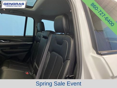 Used 2023 Jeep Grand Cherokee Limited w/ Luxury Tech Group II AWD/4WD image 28