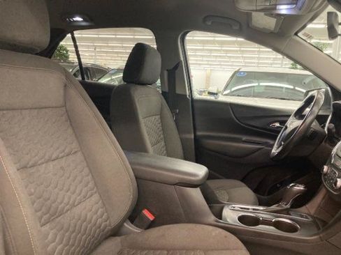 Used 2018 Chevrolet Equinox LT AWD/4WD image 16