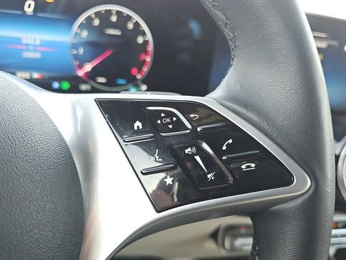 Certified 2025 Mercedes-Benz GLB 250 4MATIC image 22