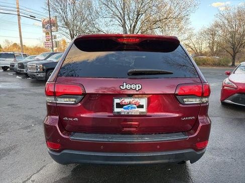 Used 2020 Jeep Grand Cherokee Laredo image 6