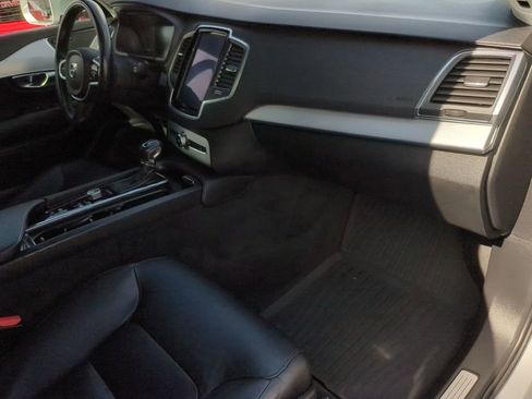 Used 2018 Volvo XC90 T5 Momentum w/ Convenience Package image 24