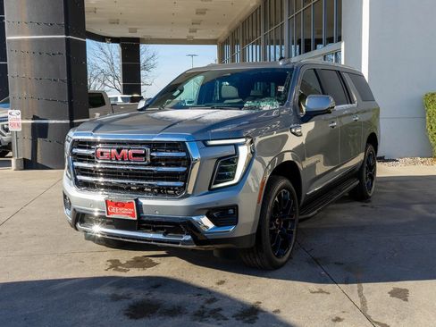 New 2026 GMC Yukon XL Elevation w/ Elevation Premium Package image 3