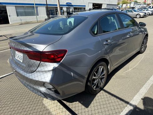 Used 2024 Kia Forte LXS FWD image 5