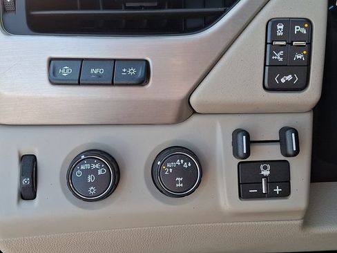 Used 2018 GMC Yukon XL Denali w/ Denali Ultimate Package AWD/4WD image 24