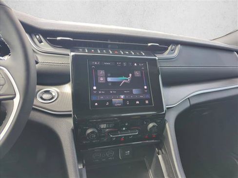 Used 2025 Jeep Grand Cherokee Laredo X w/ Luxury Tech Group I RWD image 14