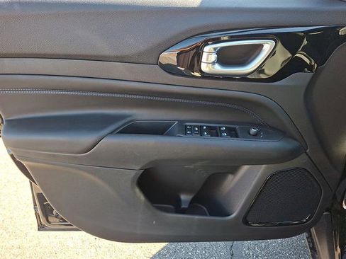 New 2026 Jeep Compass Limited image 9