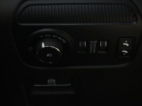 Used 2024 Jeep Wagoneer 4WD w/ Premium Group I image 19