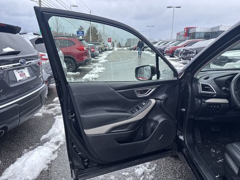 Used 2022 Subaru Forester Limited image 16