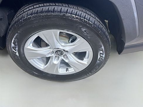 Certified 2020 Toyota RAV4 XLE image 30